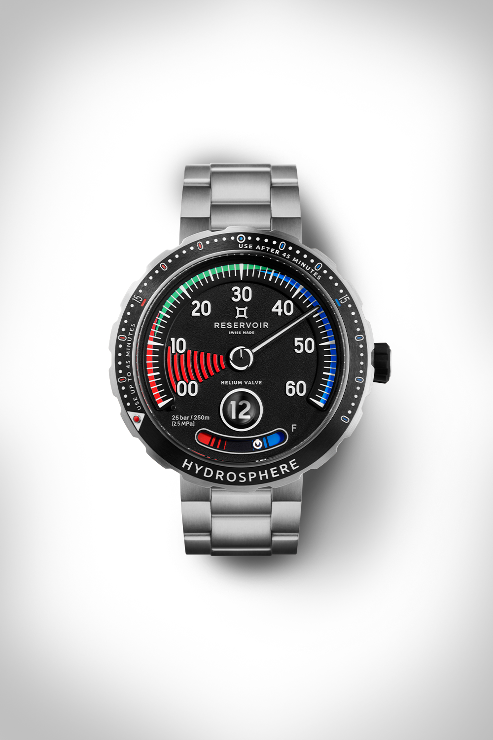 Reloj de pulsera metálico, esfera negra, indicador de color, válvula de helio, resistencia al agua 250 m, brazalete de acero.