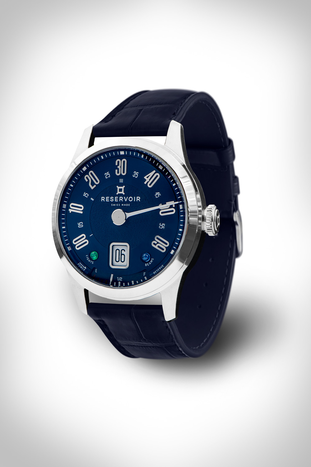 Reloj de pulsera; esfera azul, minutero retrógrado, acero inoxidable, correa de piel negra, fecha a las 6.