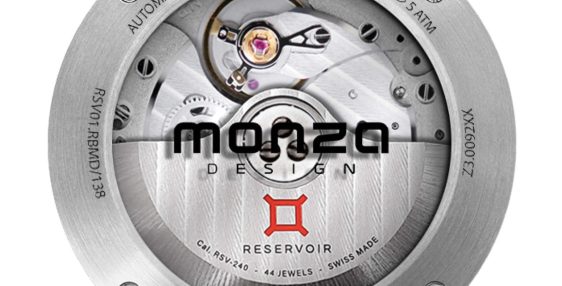 gros plan d'une montre sur fond blanc